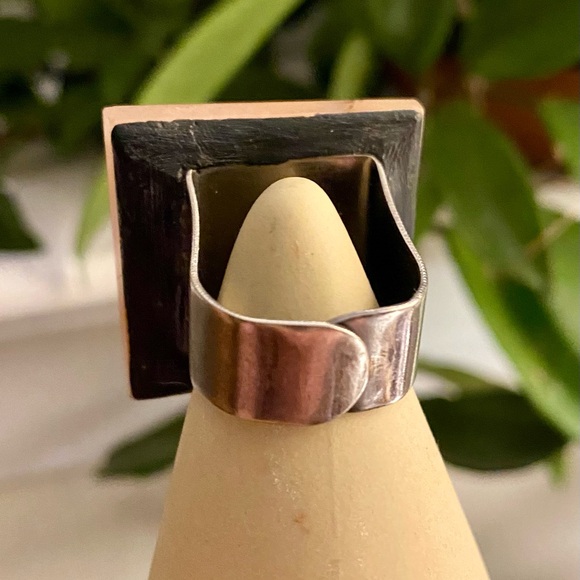 Calcite Pyramid Ring - Picture 6 of 11